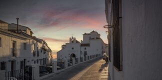 Czy kolor kamizelki odblaskowej ma znaczenie?