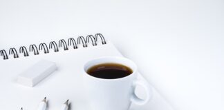 Co się stanie jeśli gumka spadnie z aparatu?