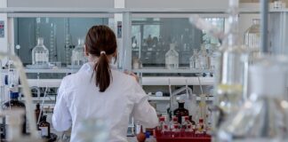 Czy w karetce musi być lekarz?