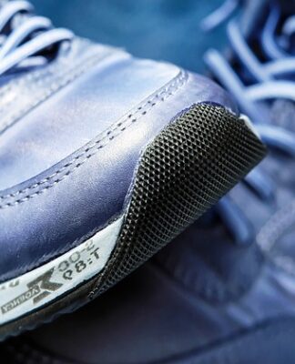 Jaki kolor butów do zielonego kombinezonu?