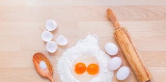 Jaki kolor szpilek do czarnego kombinezonu?