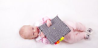 Co pod kombinezon dla niemowlaka?